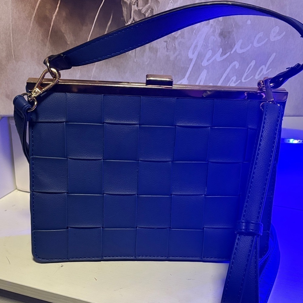 Blue Woven Faux Leather Handbag w/detachable shoulder strap; NWOT.